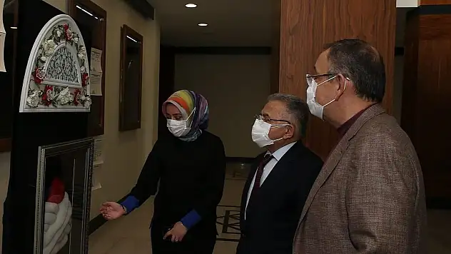 ÖZHASEKİ, BÜYÜKŞEHİR'DE MİMAR SİNAN SERGİSİ'Nİ GEZDİ