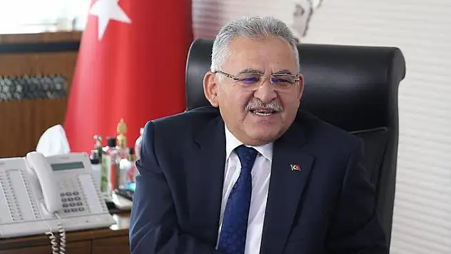PANDEMİ İLE MÜCADELEYE 'DOKTOR BAŞKAN' KATKISI
