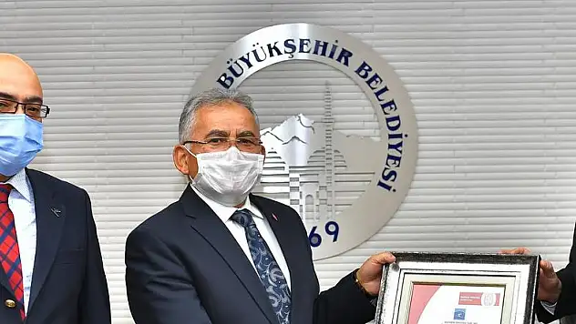 PANDEMİDE DÜNYA ÇAPINDA GÜVENLİ KAYAK MERKEZİ: ERCİYES