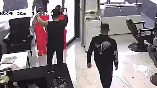 PARALARI OLMAYAN ÇOCUKLARA BERBERDEN JEST