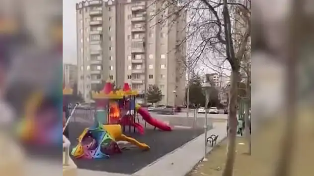 Parktaki kaydırağı ateşe veren 15 yaşındaki çocuk yakalandı