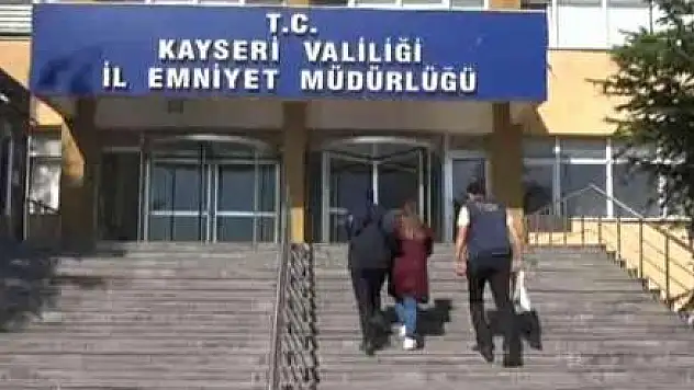 PKK'LI TERÖRİST SAKLANDIĞI EVDE YAKALANDI
