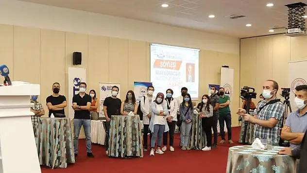 PROF. DR. DERVİŞ KARABOĞA, ERÜ'DE ADAY ÖĞRENCİLERİN SORULARINI YANITLADI