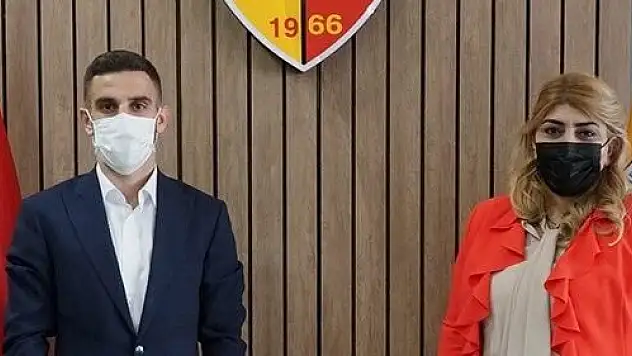 RAMAZAN CİVELEK İMZAYI ATTI