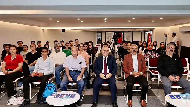 Rektör Altun, Marifet Mektebi öğrencileri ile bir araya geldi