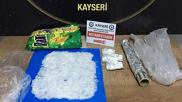 REZİDANSTA UYUŞTURUCU TİCARETİ YAPANLARA SUÇ ÜSTÜ