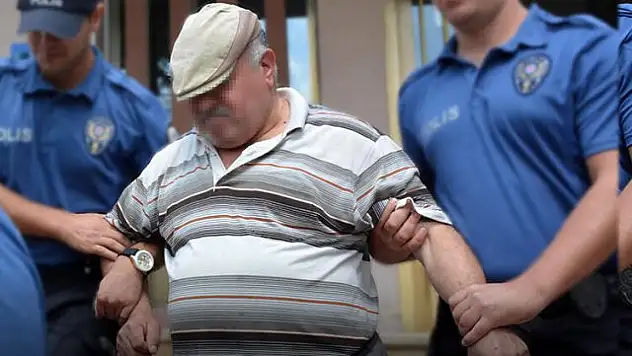 SAPIK ADAM,MUSKA YAZDIRMAYA GELEN KADINA KABUS YAŞATTI