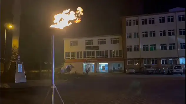 SARIOĞLAN VE AKKIŞLA'DA İLK DOĞAL GAZ ATEŞİ YANDI