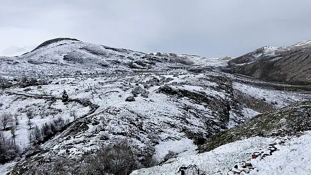 Sarız'ın kırsal mahallelerinde kar yağışı etkili oldu