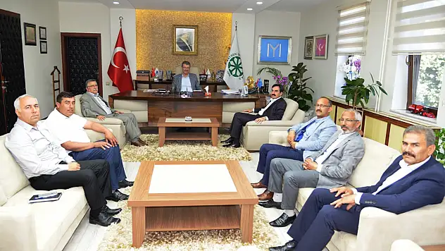 ŞARKIŞLA  VE GÜRÇAYIR BELEDİYE BAŞKANLARINDAN BAŞKAN AKAY'A TEBRİK ZİYARETİ