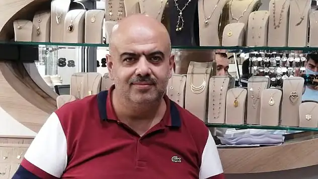SARRAFLAR YATIRIMDA ALTINI İŞARET EDİYOR, VATANDAŞ DERTLİ!