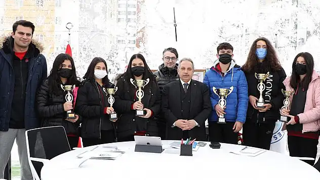ŞEFFAF ODA'YA İLGİ BU HAFTA DA BÜYÜK