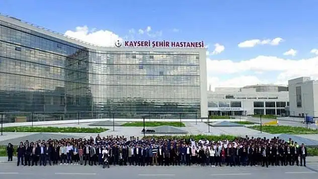 ŞEHİR HASTANESİ'NDE 'KÖPEK GİBİ' TARTIŞMASI