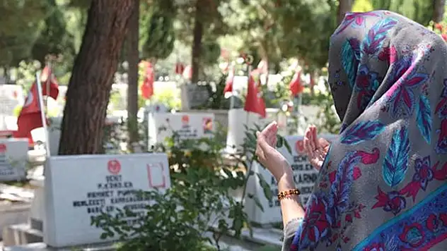 ŞEHİT AİLELERİ ARİFE VE BAYRAMIN BİRİNCİ GÜNÜ KISITLAMADAN MUAF TUTULACAK