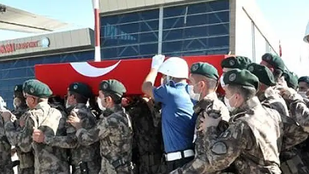 ŞEHİT ÖZEL HAREKATÇILAR MEMLEKETLERİNE UĞURLANDILAR