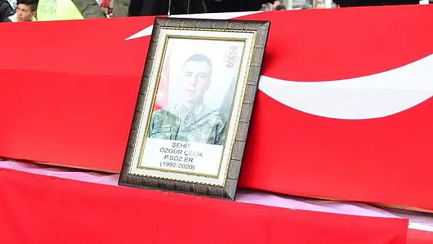 ŞEHİT ÖZGÜR ÇELİK SON YOLCULUĞUNA UĞURLANDI