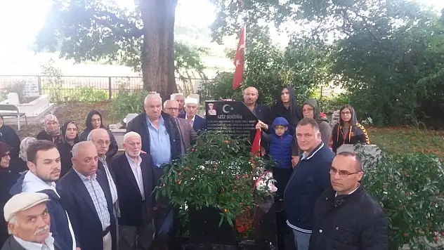 ŞEHİT POLİS KABRİ BAŞINDA ANILDI