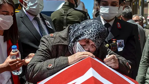 ŞEHİT UZMAN ÇAVUŞ MURAT NAR, TOPRAĞA VERİLDİ