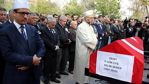 ŞEHİT UZMAN ÇAVUŞ SELİM ŞENER SON YOLCULUĞUNA UĞURLANDI