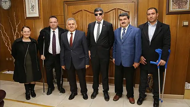 ŞEHİTLERİMİZİN VE GAZİLERİMİZİN ÖDEDİĞİ BEDELLERİN HESABI SORULMALIDIR