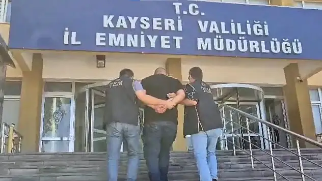 SİLAHLA YAĞMA SUÇUNDAN ARANAN KİŞİ YAKALANDI
