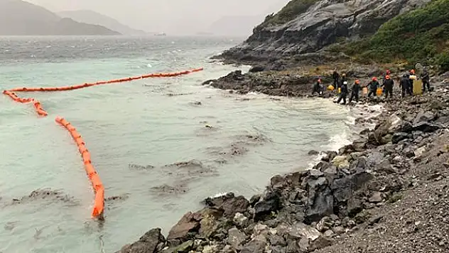 Şili'de 40 bin litre akaryakıt, denize döküldü