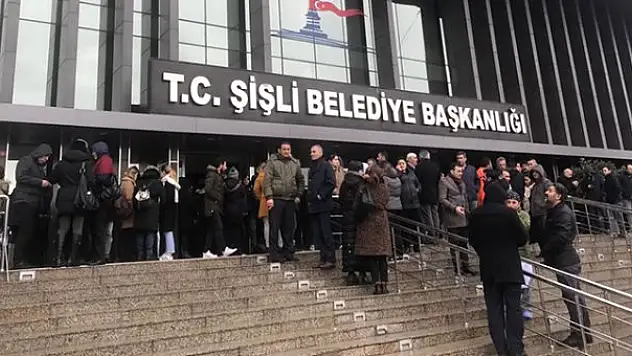 Şişli Belediyesi'nde Makam Odasına Haciz Geldi