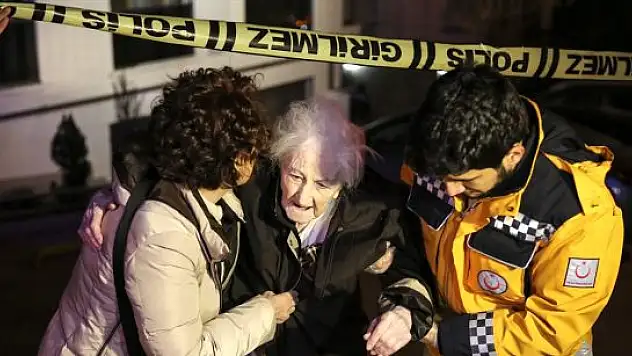 ŞİZOFREN KIZIN ÇIKARDIĞI YANGINDA YAŞLI ANNESİ ÖLDÜ