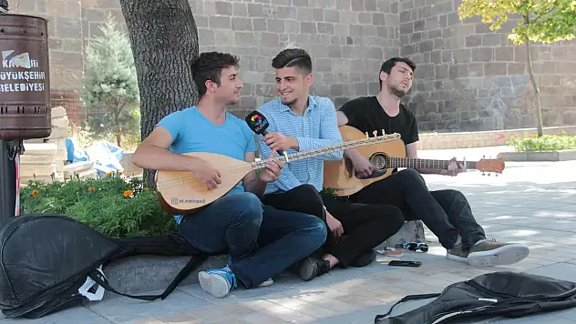 SOKAĞIN SESİ, HALKIN NABZINI TUTTU