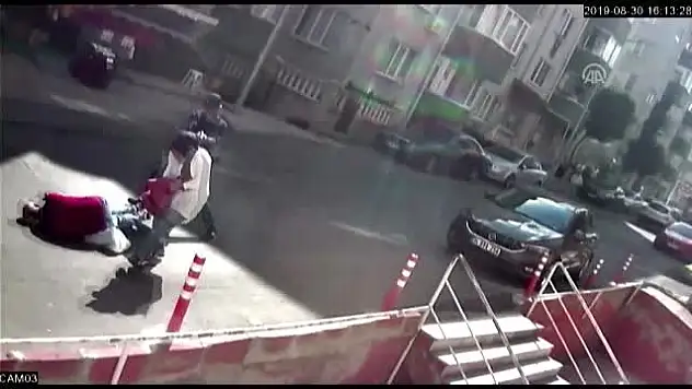 SOKAK ORTASINDA SALDIRIYA UĞRAYAN ÇİFT ÖLDÜ