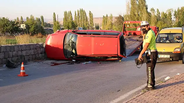 SON DAKİKA! TALATPAŞA'DA KAZA: 2 YARALI