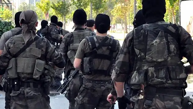 SON DAKİKA: YUNANİSTAN SINIRINA BİN ÖZEL HAREKAT POLİSİ KONUŞLANDIRDI