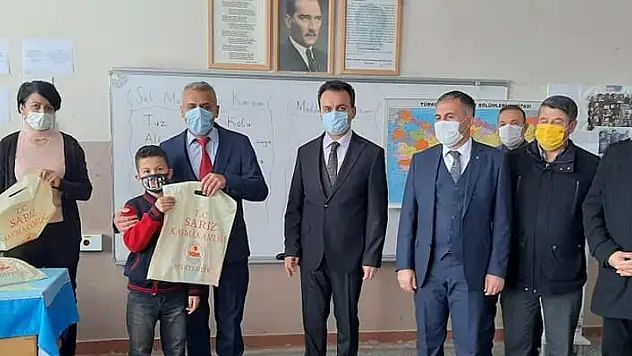 SARIZ BELEDİYESİ'NDEN EĞİTİME DESTEK SÜRÜYOR