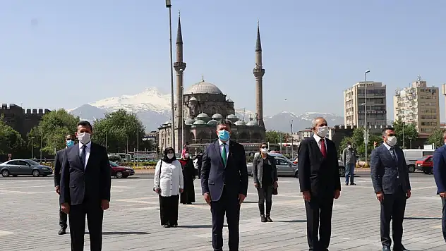 SOSYAL MESAFELİ GENÇLİK HAFTASI, KAYSERİ'DE KUTLANDI