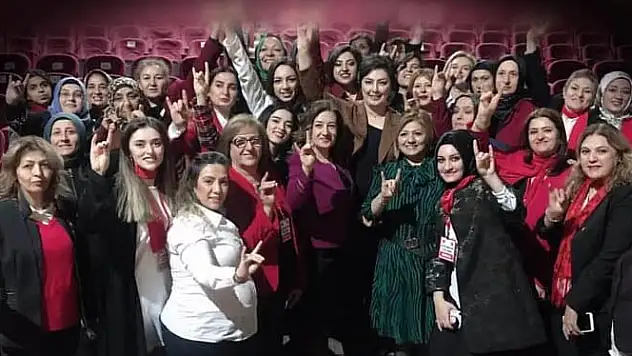 SOYSAL'DAN KADINLARA 'SİYASET YAPIN' ÇAĞRISI