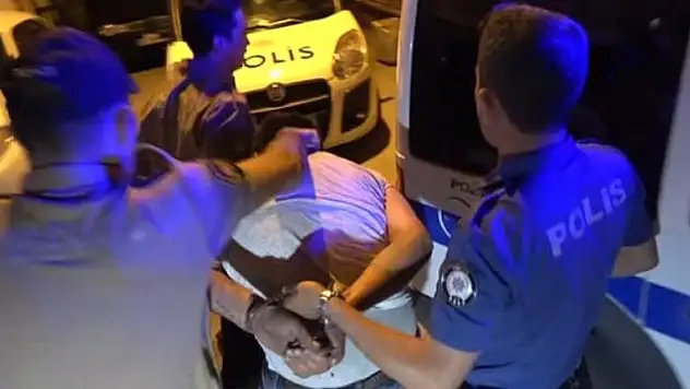 Suç makinesi tornavidayla polislere saldırdı!