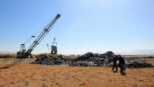 Sultan Sazlığı Milli Parkında sulama kanalları temizliği yapıldı