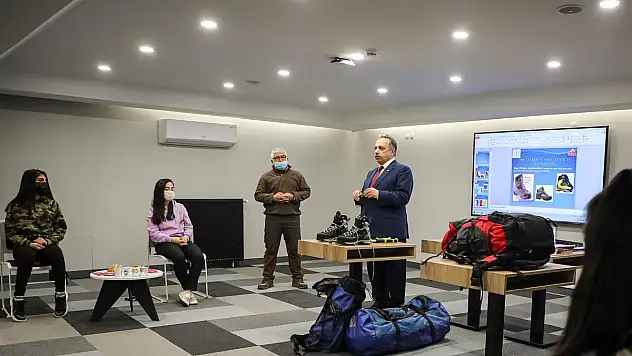 TALAS BELEDİYESİ'NDEN GENÇLERE DAĞCILIK EĞİTİMİ