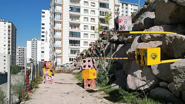 TALAS'IN PARKLARINI KEDİ VE KUŞ EVLERİ SÜSLÜYOR