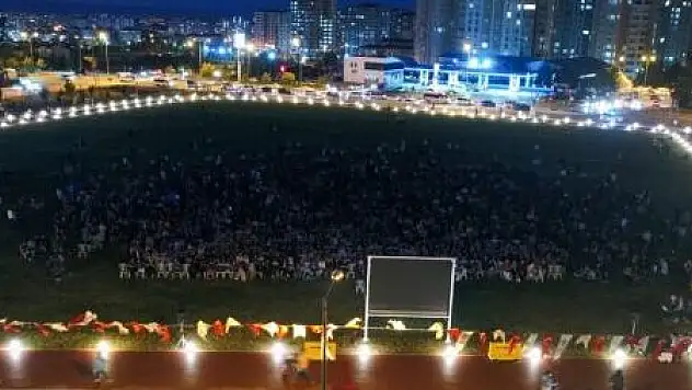 TALAS'TA AÇIK HAVA SİNEMASI KALDIĞI YERDEN
