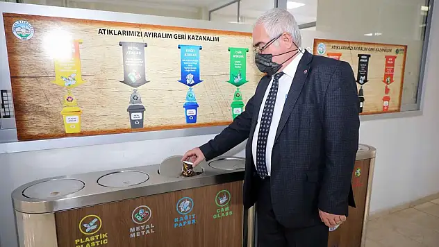 TALAS'TA ÇÖP KOVASI YERİNE 'AYRIŞTIRILMIŞ GERİ DÖNÜŞÜM KUTUSU'