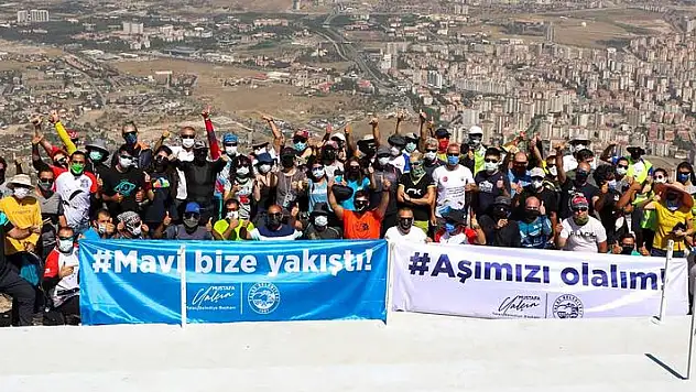 TALAS'TA PARAŞÜTLE AŞI FARKINDALIĞI OLUŞTURULDU