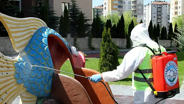 TALAS'TA PARKLAR ÇOCUKLARI BEKLİYOR