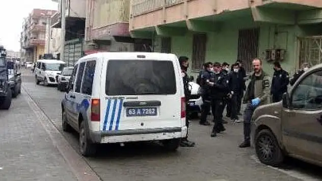 TARTIŞMAYA MÜDAHALE EDEN EKİPLERE SALDIRI: BİRİ AĞIR, 2 POLİS YARALI