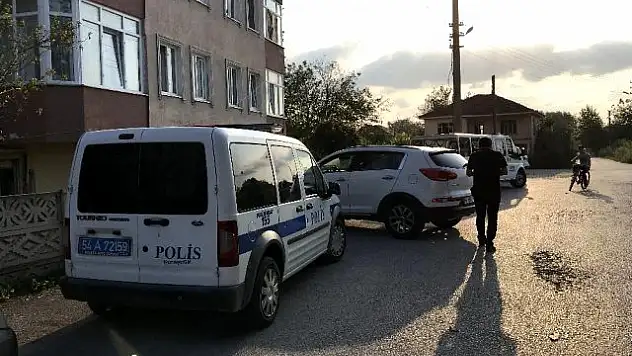 TARTIŞTIĞI BABASINI KESERLE ÖLDÜRDÜ