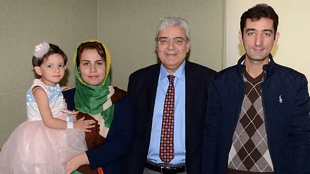 Tedavi edilemez denildi, Türk cerrah tedavi etti
