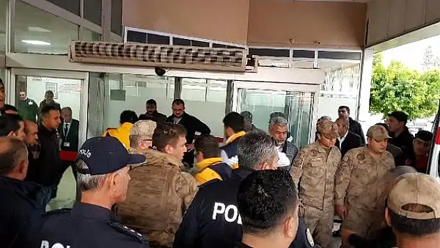 TERÖRİSTLERİN ARAZİYE TUZAKLADIĞI MAYIN İNFİLAK ETTİ: 4 ASKER YARALI