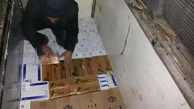 TIR dolusu kaçak sigara yakalandı