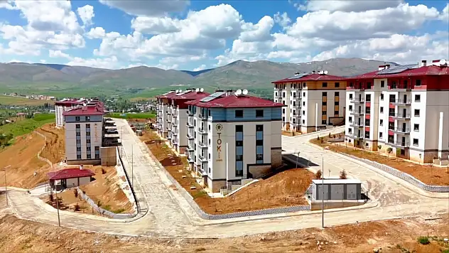 TOKİ Sarız'da 178 konutu hak sahiplerine teslim edecek