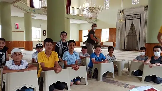 TOMARZA'DA YAZ KURAN KURSLARI TÜM CAMİLERDE BAŞLADI